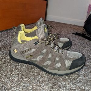 Columbia hiking shoes